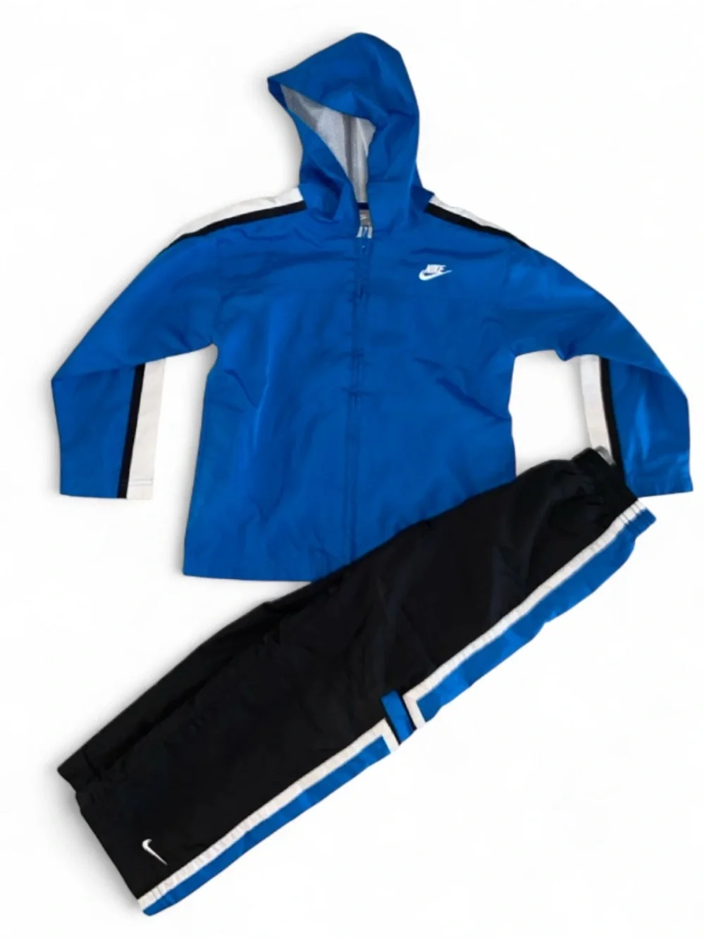 Nike Swoosh Outfit